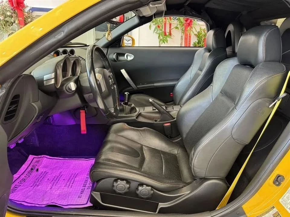 2025 Nissan Z - Image 3 of 9