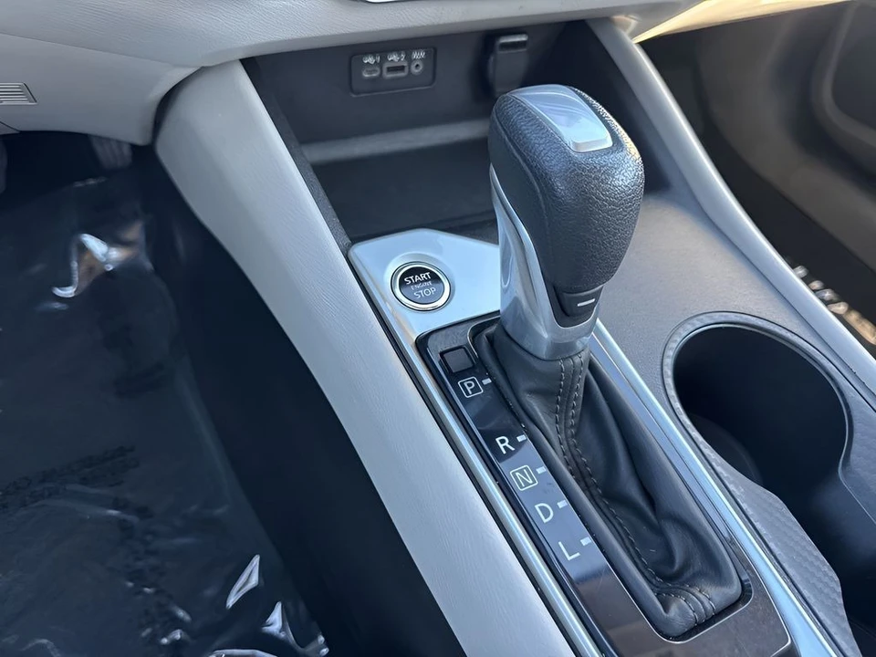 2025 Nissan Altima 6th Gen - Image 16 of 21