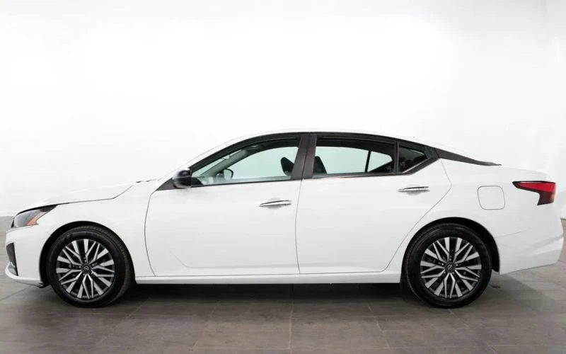2025 Nissan Altima 6th Gen - Image 5 of 12