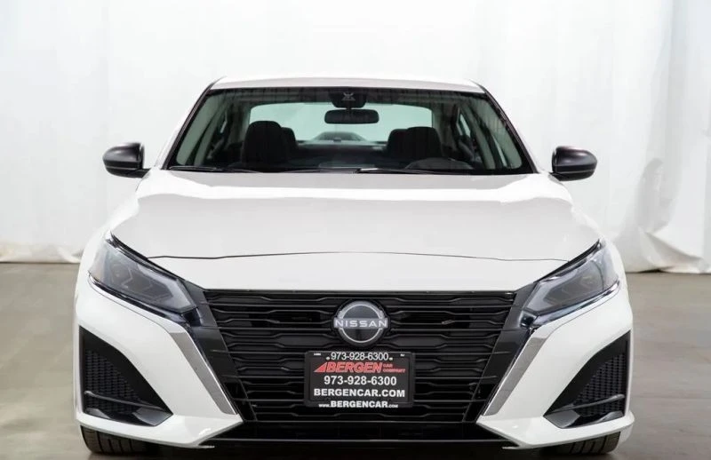 2025 Nissan Altima 6th Gen - Image 2 of 12