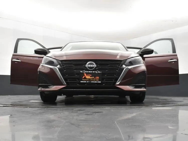 2025 Nissan Altima 6th Gen - Image 11 of 12