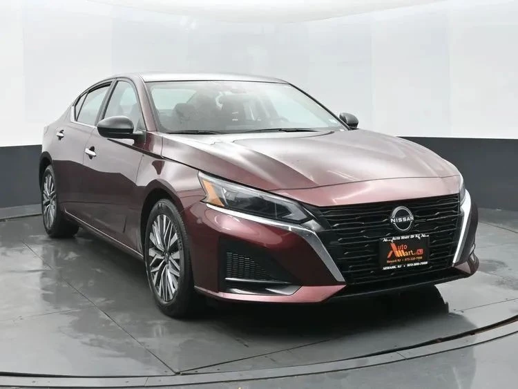 2025 Nissan Altima 6th Gen - Image 2 of 12