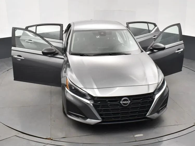2025 Nissan Altima 6th Gen - Image 10 of 12