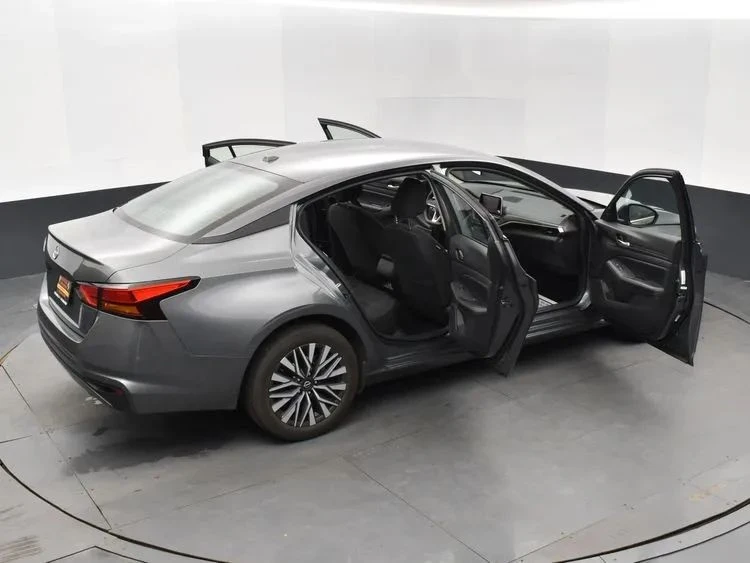 2025 Nissan Altima 6th Gen - Image 6 of 12