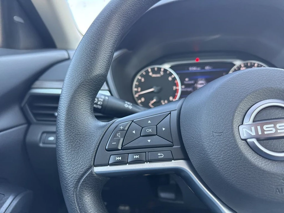 2025 Nissan Altima 6th Gen - Image 14 of 21