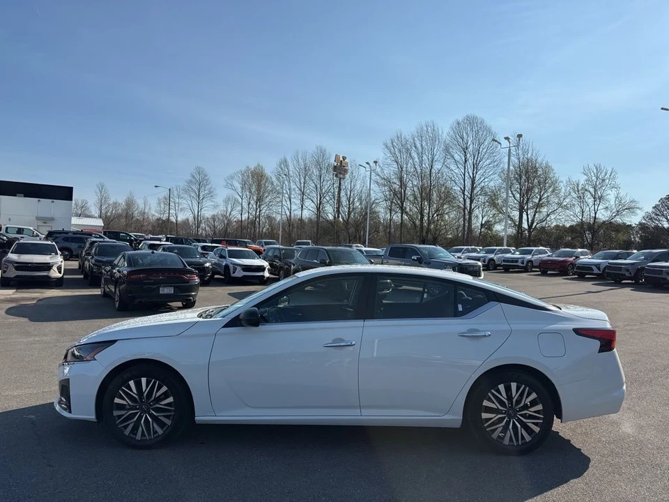 2025 Nissan Altima 6th Gen - Image 2 of 21