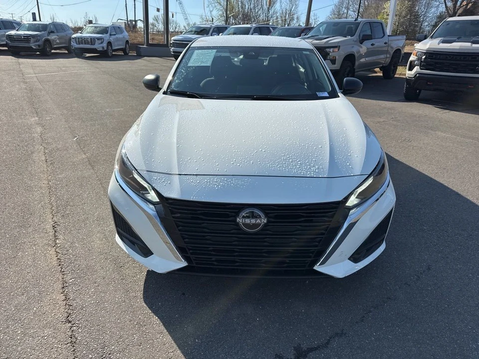 2025 Nissan Altima 6th Gen - Image 8 of 21