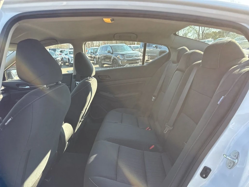 2025 Nissan Altima 6th Gen - Image 11 of 21