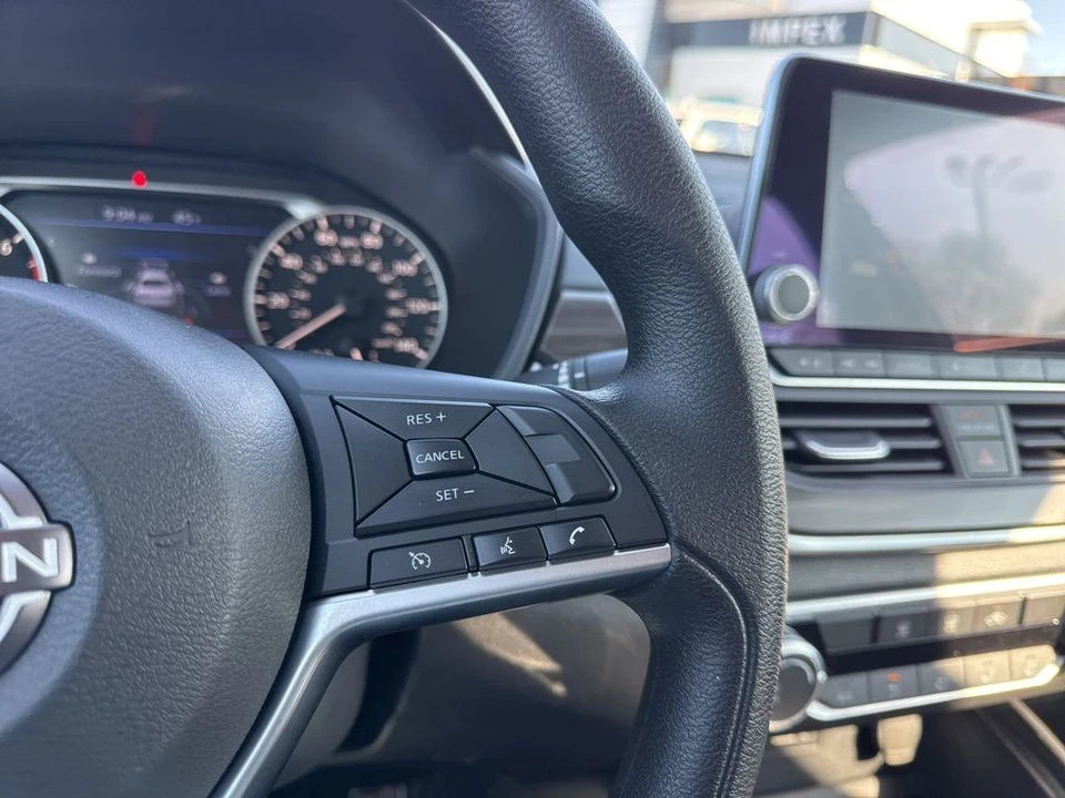 2025 Nissan Altima 6th Gen - Image 15 of 21