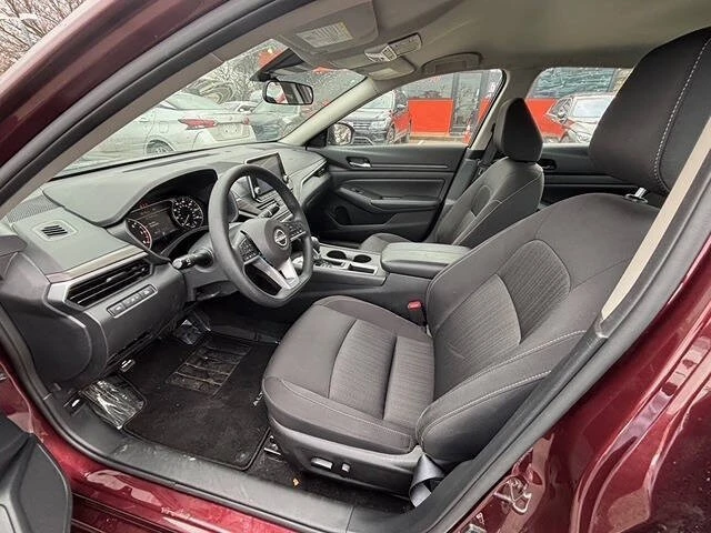 2025 Nissan Altima 6th Gen - Image 11 of 12