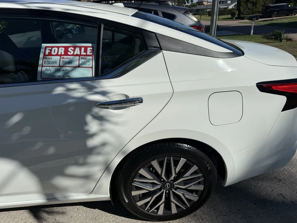 2025 Nissan Altima 6th Gen - Image 10 of 12