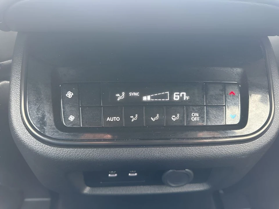 2025 Nissan Armada - Image 13 of 21