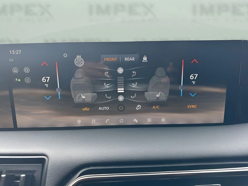 2025 Nissan Armada - Image 20 of 21