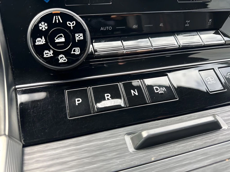 2025 Nissan Armada - Image 18 of 21