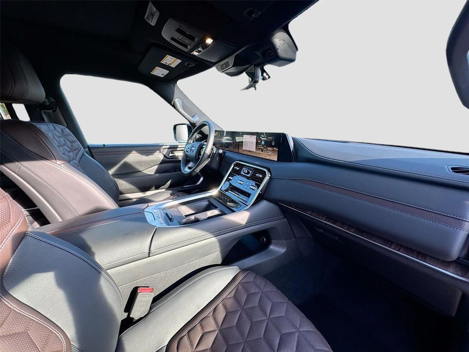 2025 Nissan Armada - Image 10 of 21