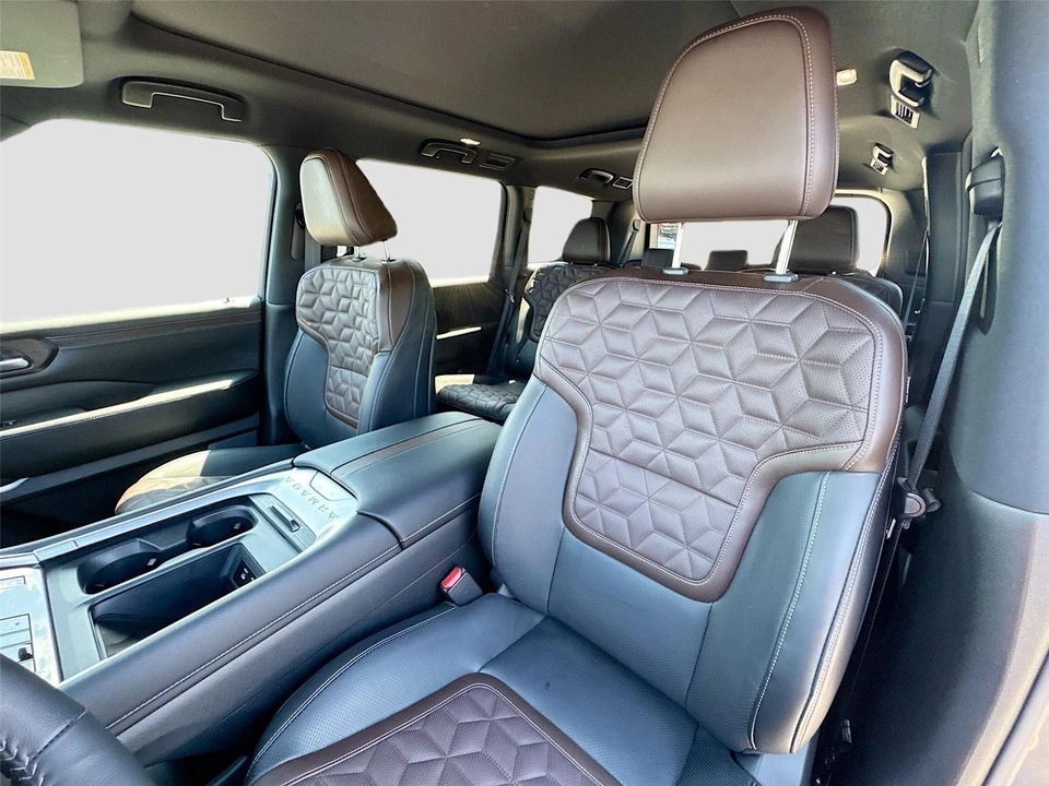 2025 Nissan Armada - Image 21 of 21
