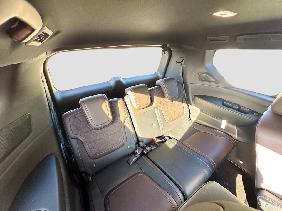 2025 Nissan Armada - Image 13 of 21