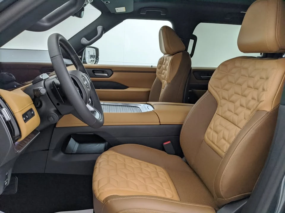 2025 Nissan Armada - Image 13 of 20