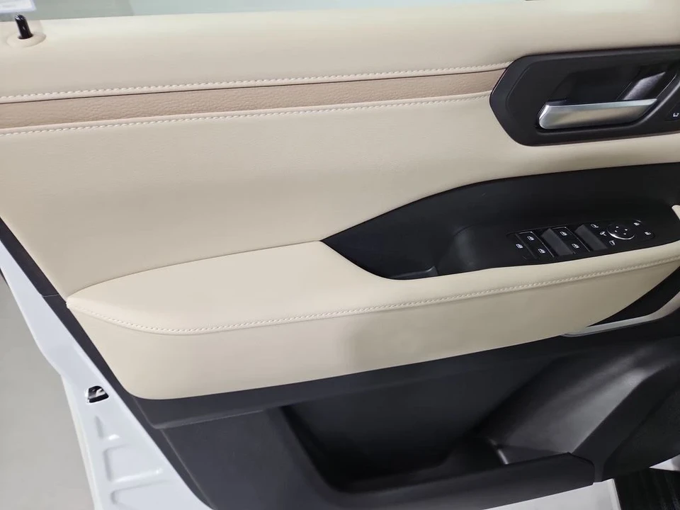 2025 Nissan Armada - Image 12 of 12