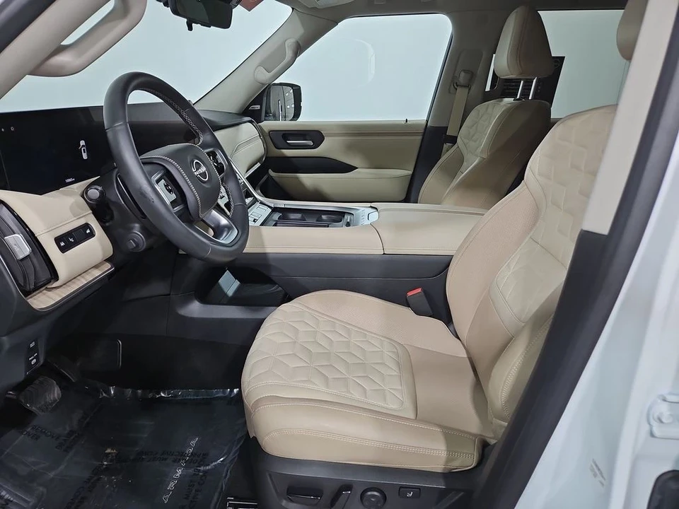 2025 Nissan Armada - Image 11 of 12