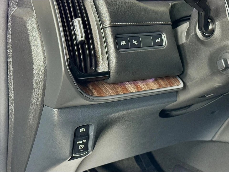 2025 Nissan Armada - Image 7 of 21