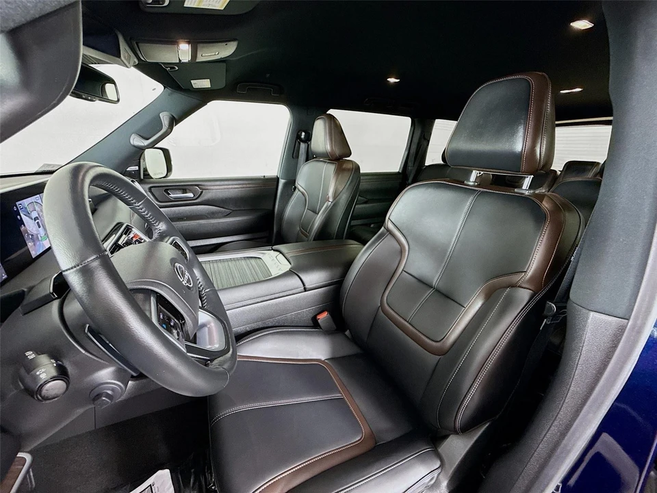 2025 Nissan Armada - Image 2 of 21