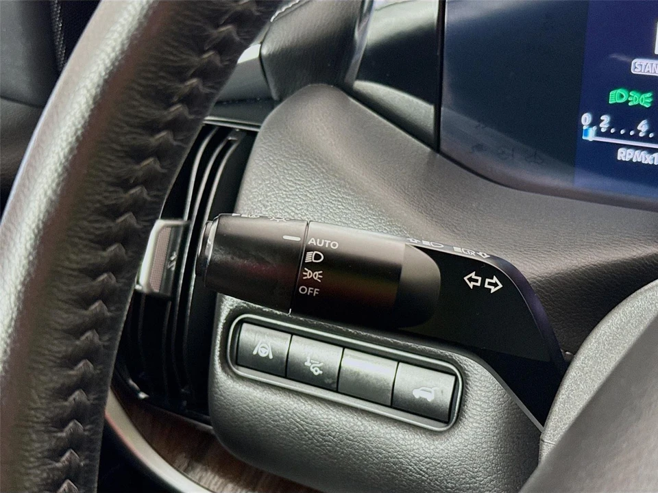 2025 Nissan Armada - Image 5 of 21