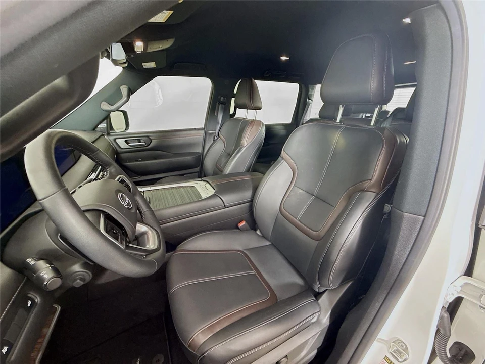 2025 Nissan Armada - Image 13 of 15