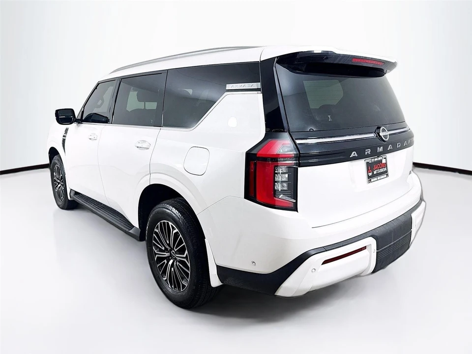 2025 Nissan Armada - Image 5 of 15