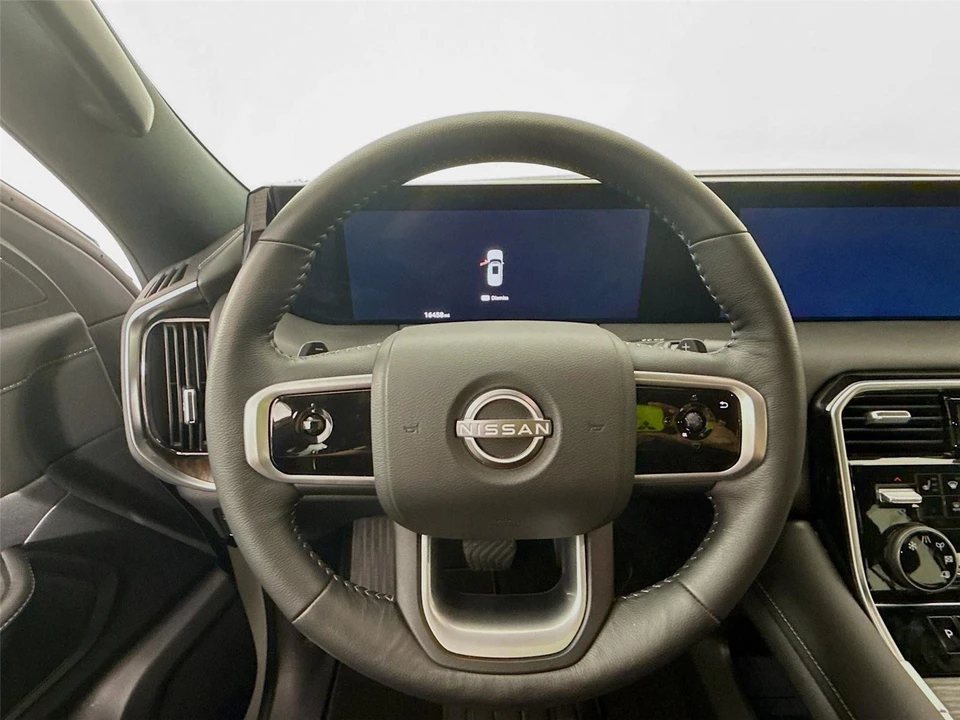 2025 Nissan Armada - Image 8 of 15