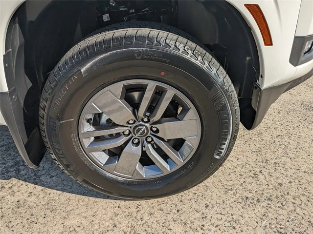 2025 Nissan Frontier 3rd Gen - Image 11 of 12
