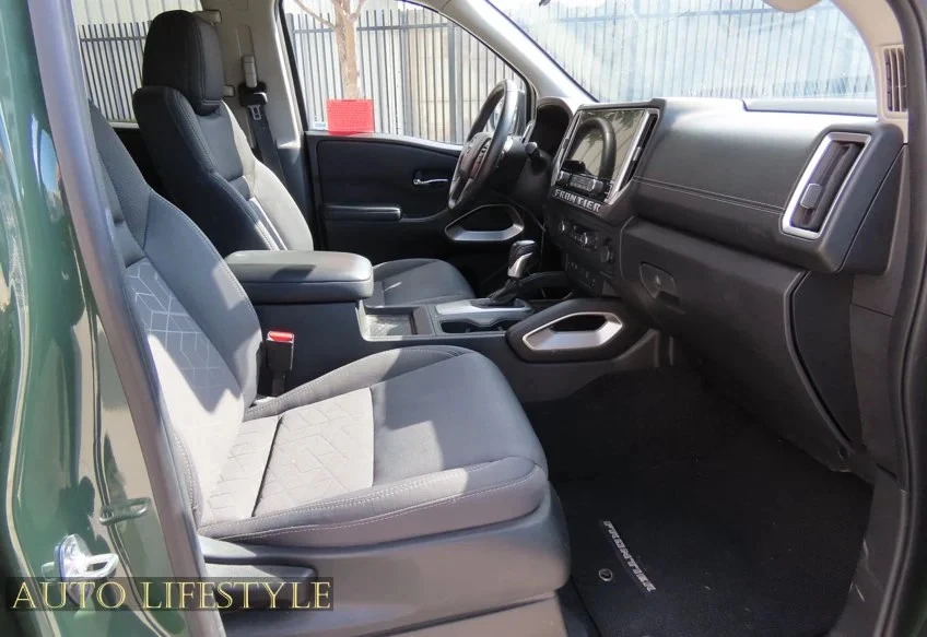 2025 Nissan Frontier 3rd Gen - Image 18 of 21