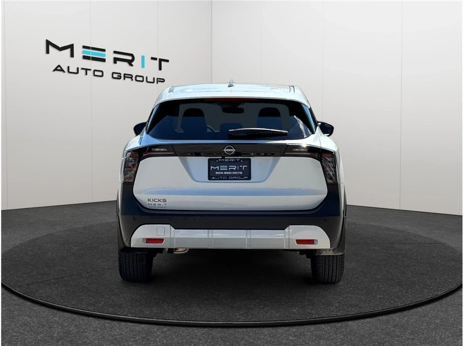 2025 Nissan Kicks - Image 8 of 21