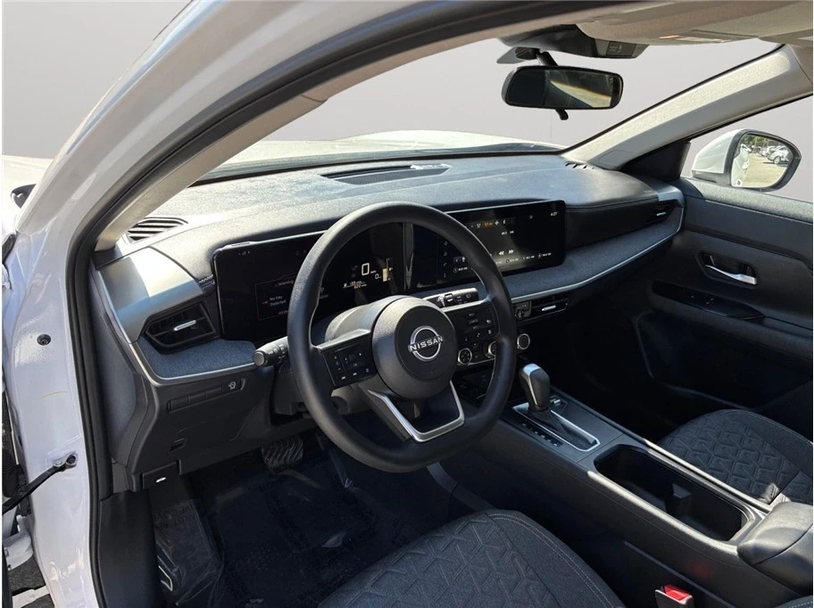 2025 Nissan Kicks - Image 6 of 21