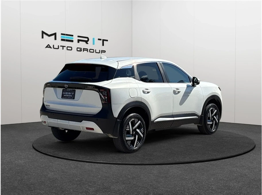 2025 Nissan Kicks - Image 9 of 21