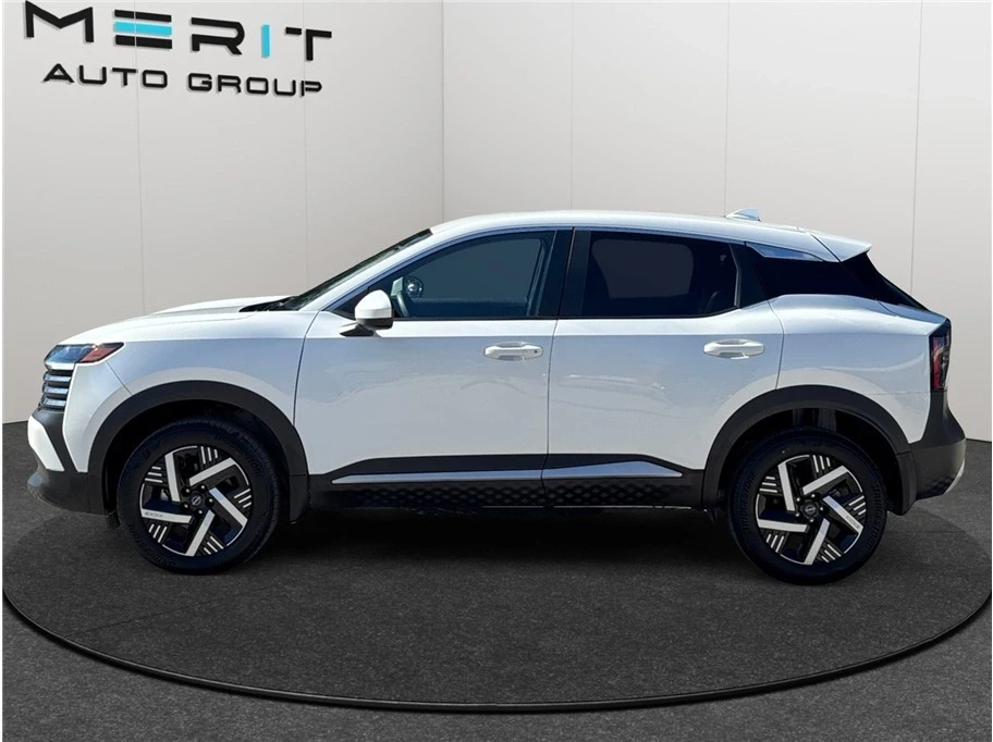2025 Nissan Kicks - Image 5 of 21