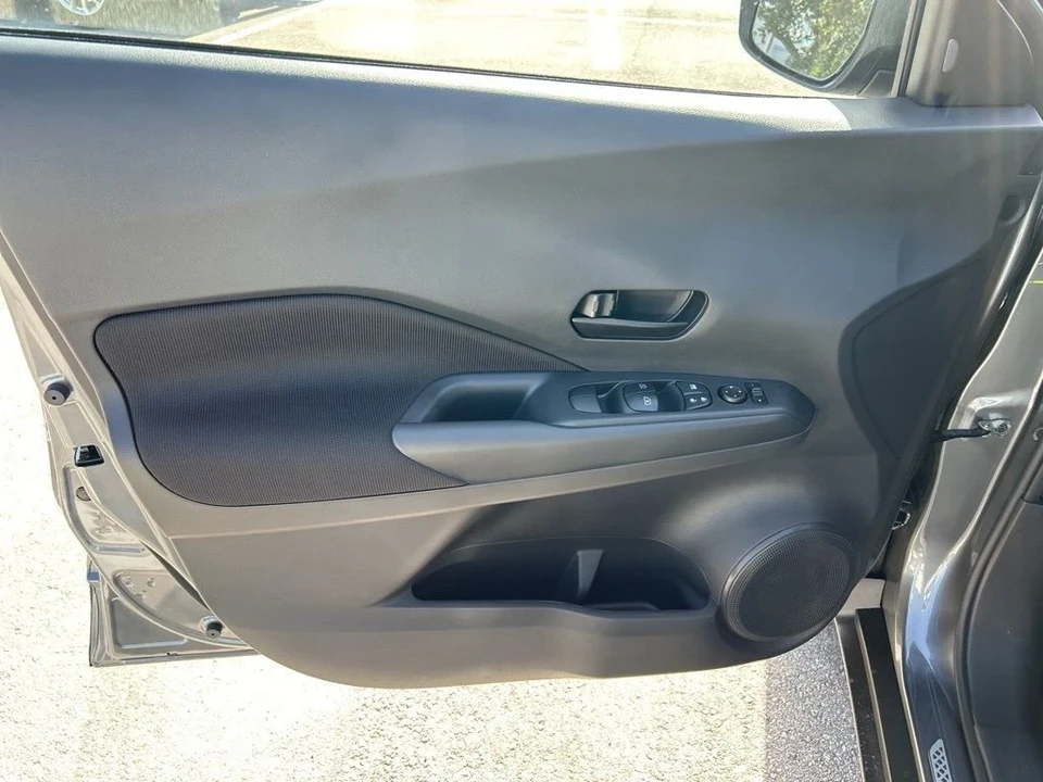 2025 Nissan Kicks - Image 11 of 21