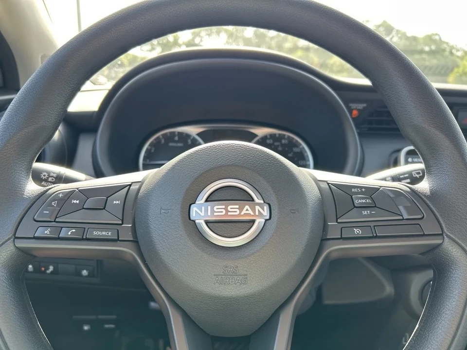 2025 Nissan Kicks - Image 16 of 21