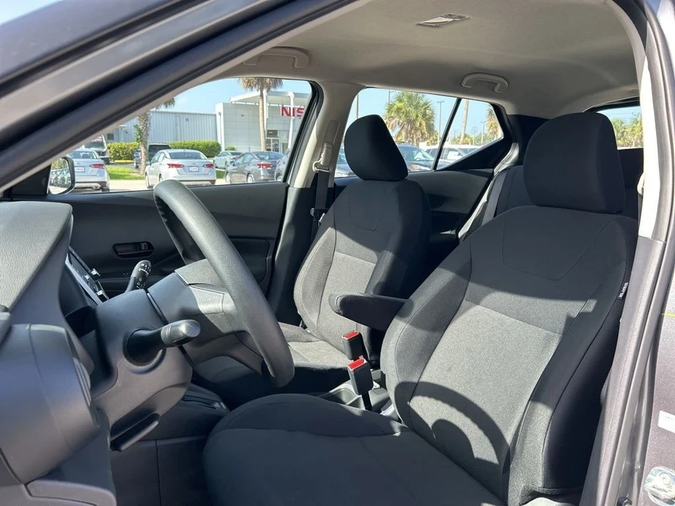 2025 Nissan Kicks - Image 13 of 21