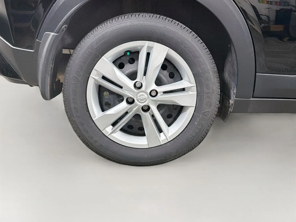 2025 Nissan Kicks - Image 30 of 31