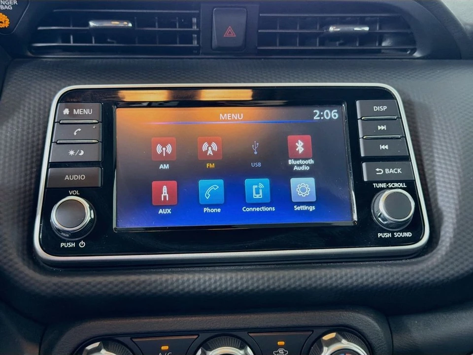 2025 Nissan Kicks - Image 15 of 31