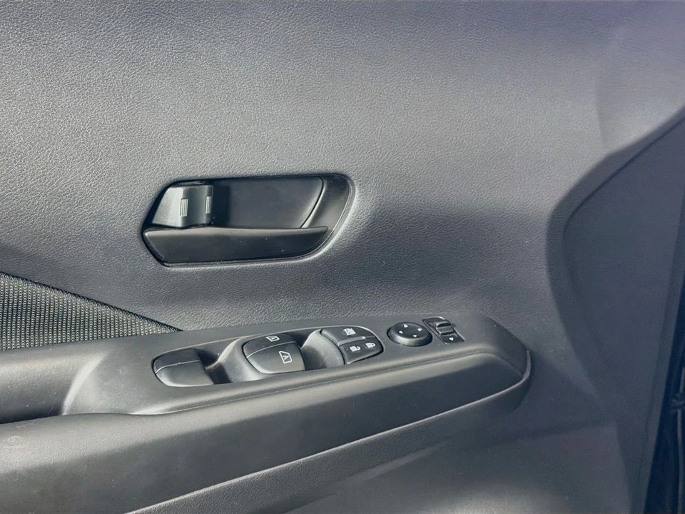 2025 Nissan Kicks - Image 19 of 31