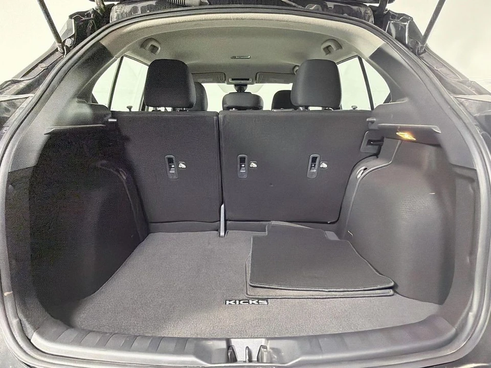 2025 Nissan Kicks - Image 23 of 31
