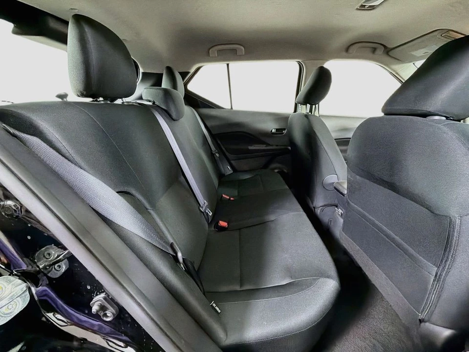2025 Nissan Kicks - Image 24 of 31