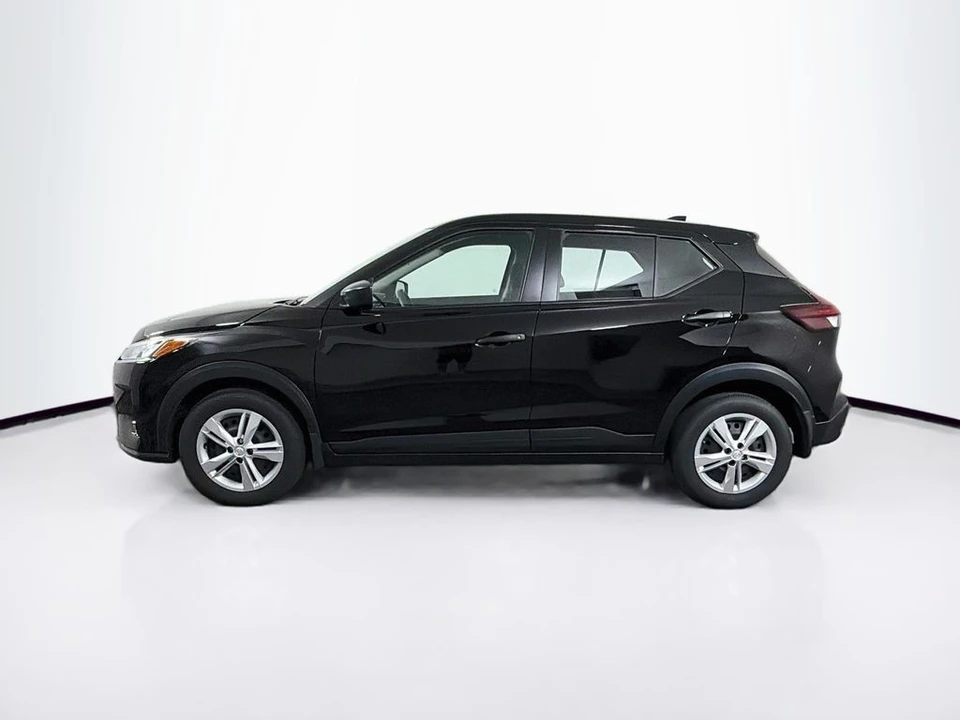 2025 Nissan Kicks - Image 4 of 31