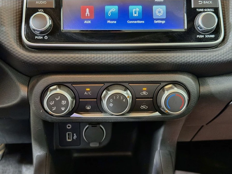 2025 Nissan Kicks - Image 17 of 31