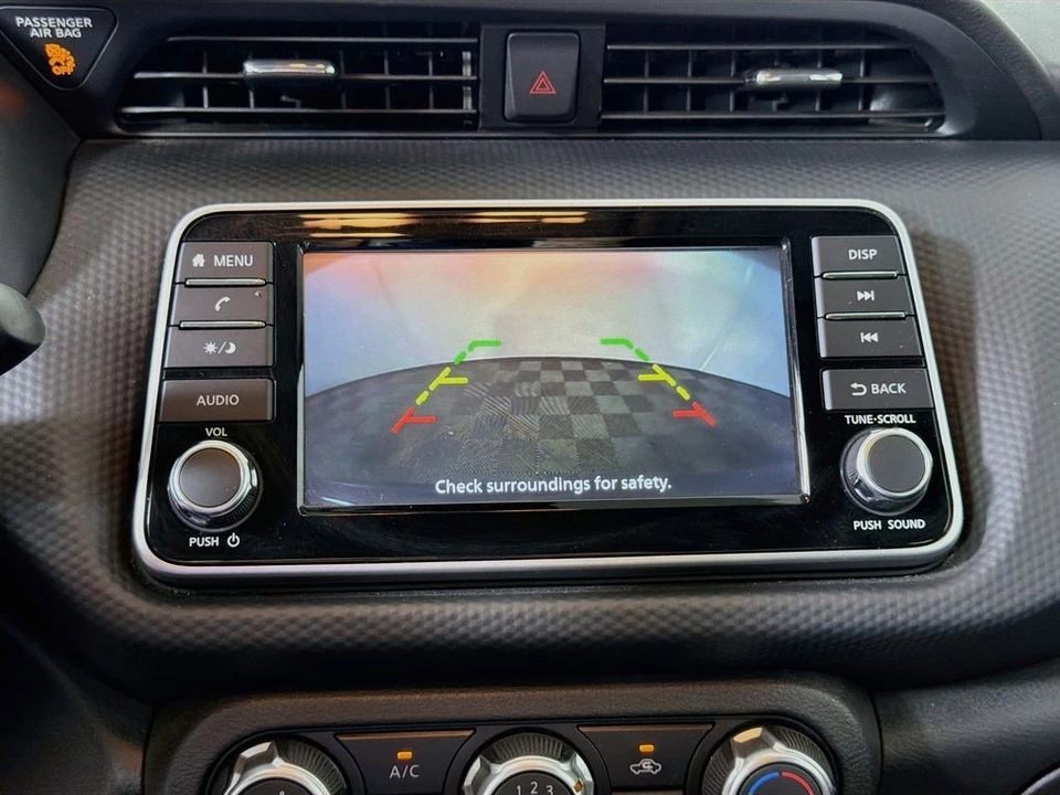 2025 Nissan Kicks - Image 16 of 31
