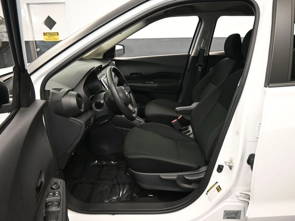 2025 Nissan Kicks - Image 11 of 12