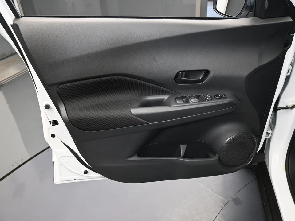 2025 Nissan Kicks - Image 12 of 12