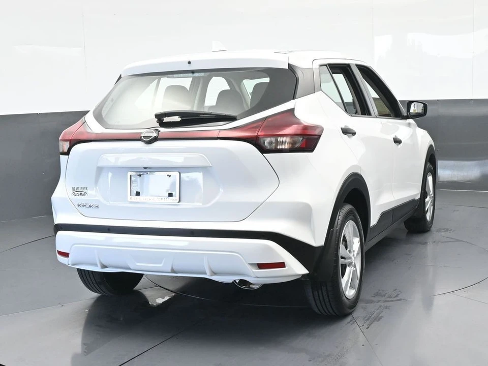 2025 Nissan Kicks - Image 5 of 12